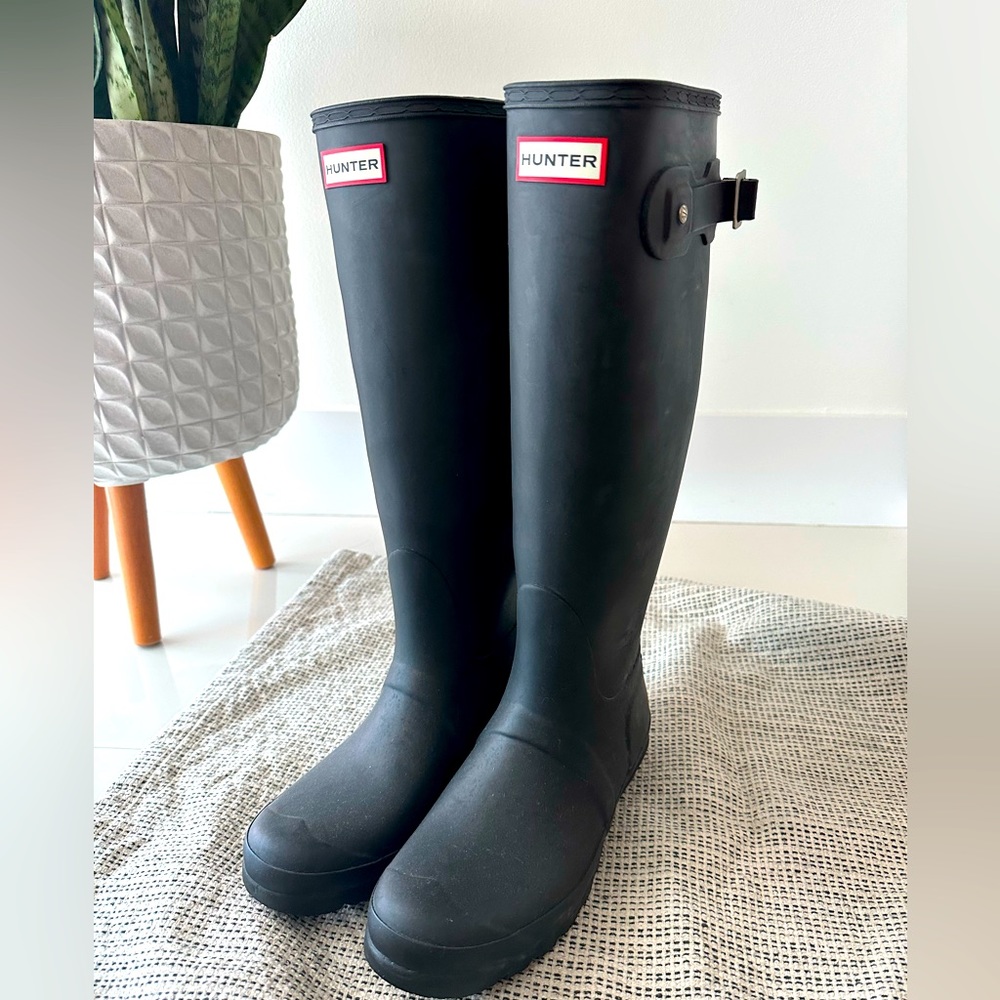 Hunter black rain boots
